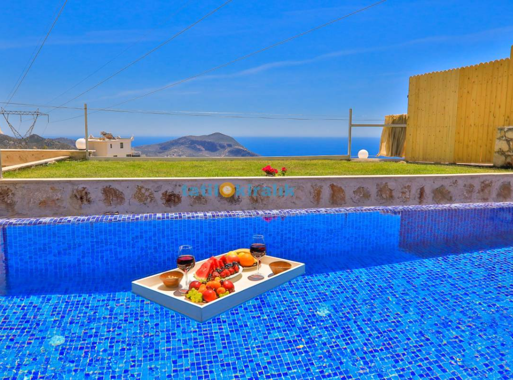 Kaş / Kalkan Kiralık Muhafazakar Balayı Villaları